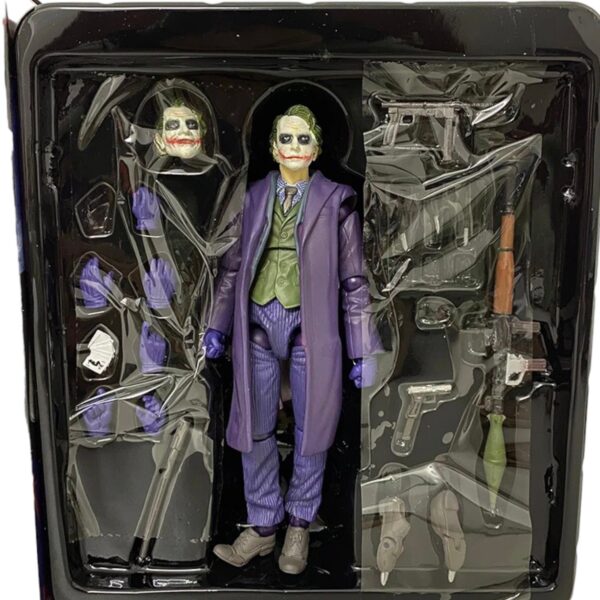 Figura DC Joker 01 - Image 14